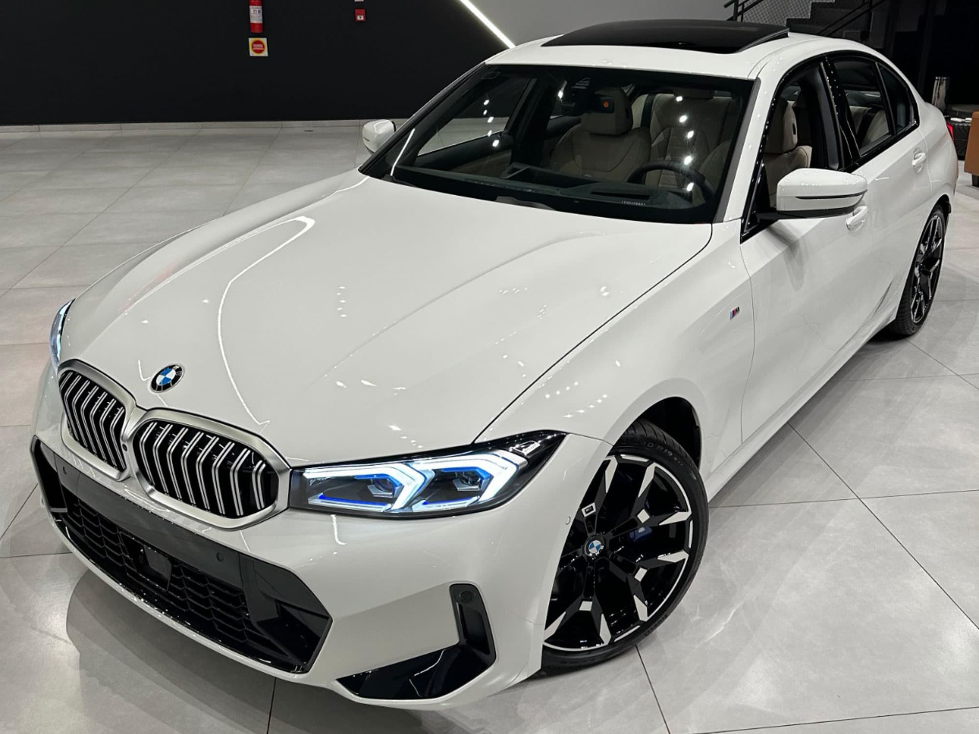 BMW 320i M Sport 2.0 Turbo 2026 — foto 3