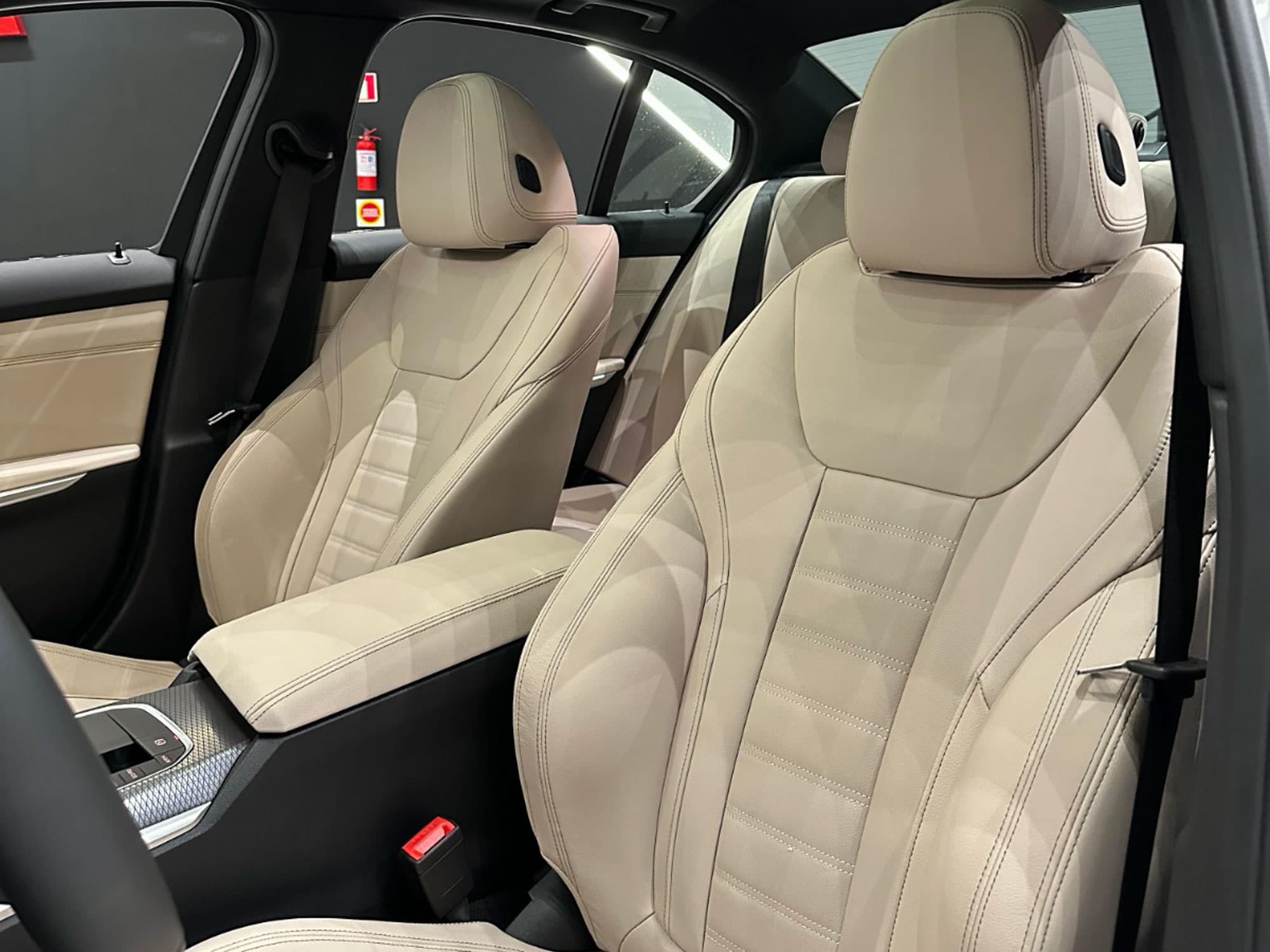 BMW 320i M Sport 2.0 Turbo 2026 — foto 6
